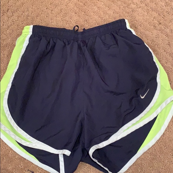 nike shorts - Picture 1 of 2